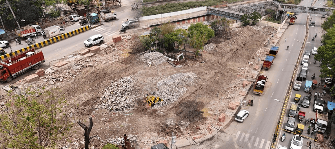 Transforming the Bhagwan Parshuram Chowk&ndash;Shalimar Gaon Stretch into a Signal-Free Corridor