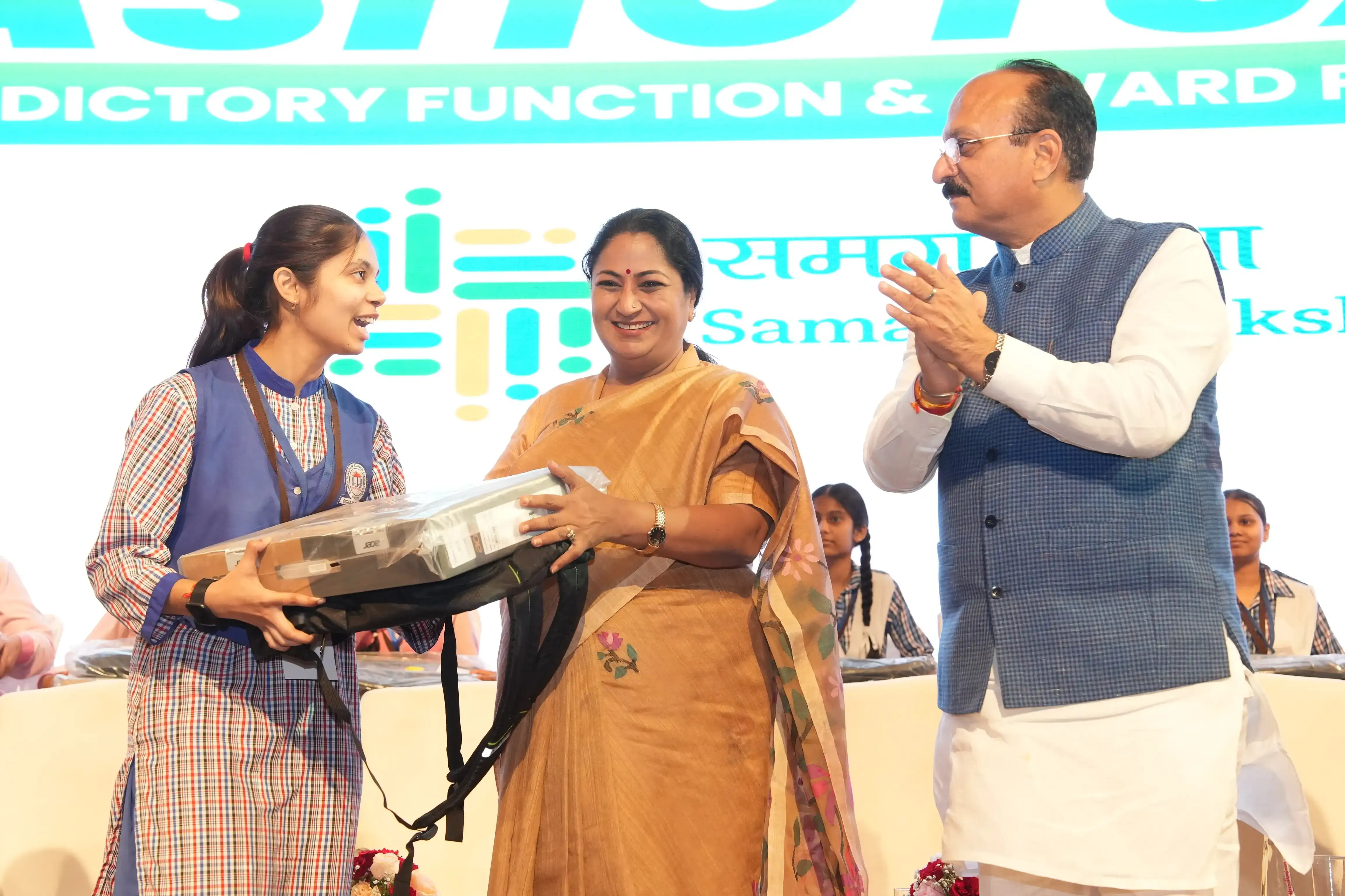 Yashotsav 2026: CM Rekha Gupta Felicitates 1,200 Student Toppers with Laptops and Honours Delhi Khel Mahakumbh Champions