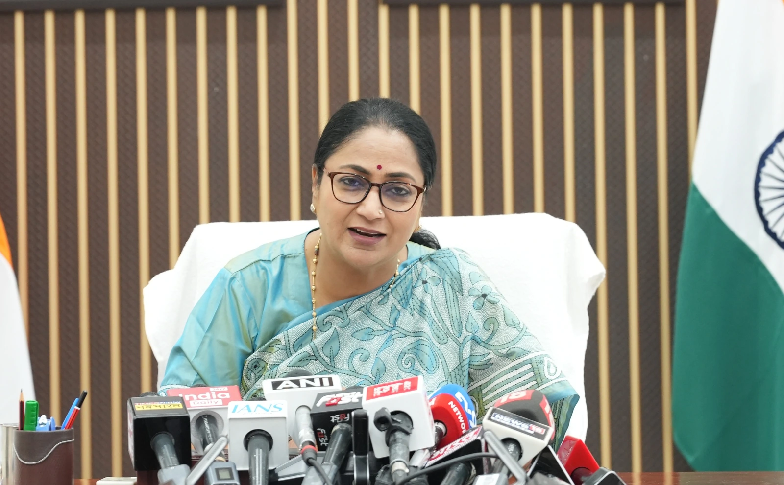 Rekha Gupta Government Takes Historic Step; 48 Delhi Villages to Get Urban Status for Planned Development of Roads, Sewerage and Civic Amenitie